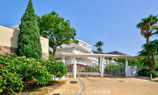 Stylish, top-floor, corner apartment with breathtaking sea views for sale in El Higuerón, Fuengirola, Costa del Sol 807568 