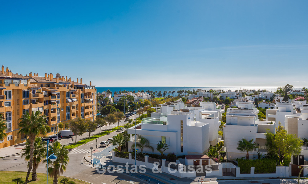 Modern apartments for sale in Aqua, a contemporary development in San Pedro Playa, Marbella 807167