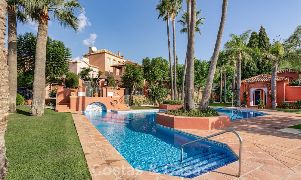 Modernized semi-detached house with panoramic views for sale in the hills of Marbella - Benahavís 807637
