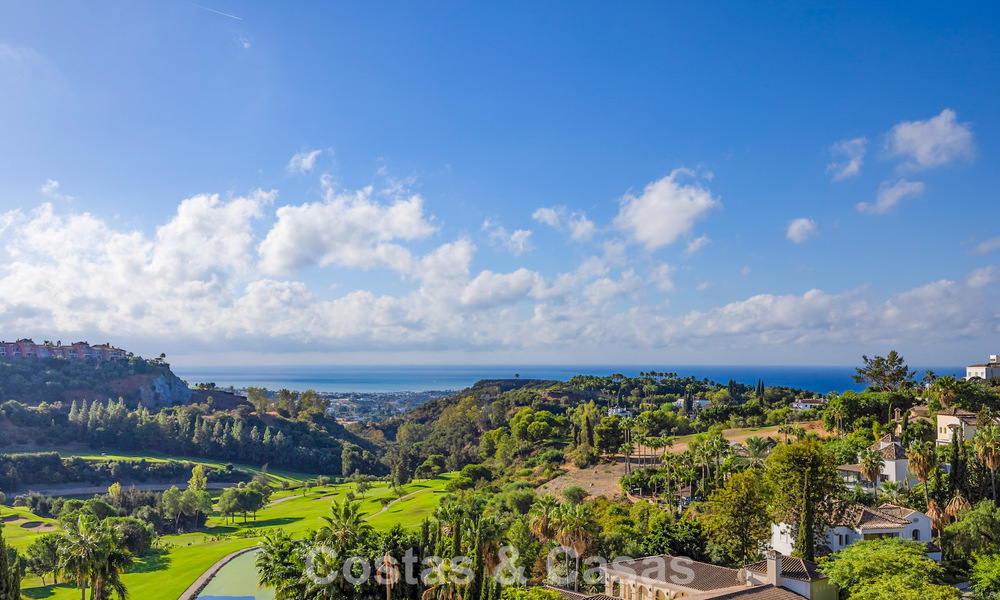 Mediterranean villa with superb golf and sea views for sale in Los Arqueros, Marbella - Benahavís 807763