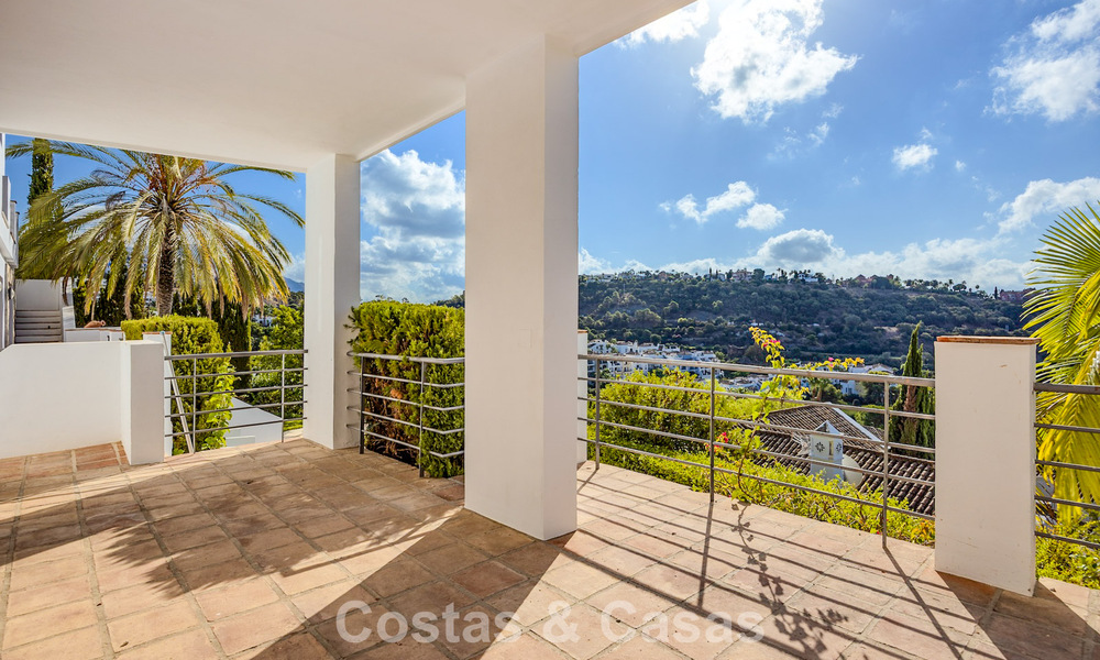 Mediterranean villa with superb golf and sea views for sale in Los Arqueros, Marbella - Benahavís 807770