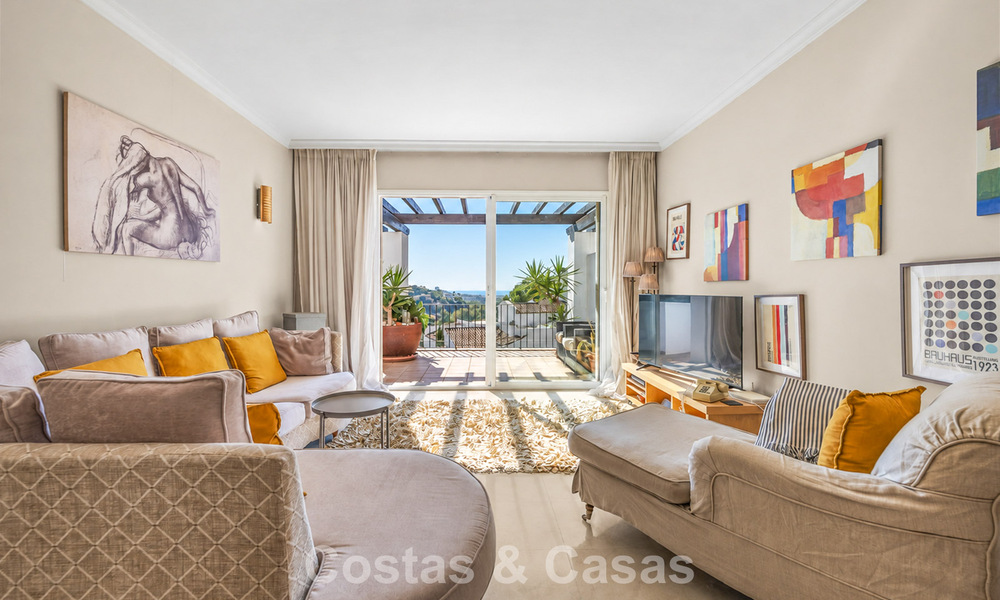 Stunning penthouse with renovation potential for sale with golf and sea views in La Quinta, Marbella - Benahavís 807667