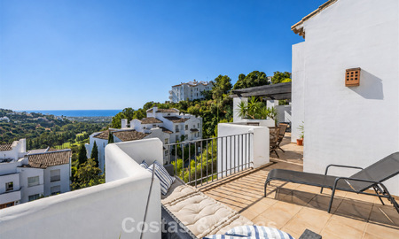 Stunning penthouse with renovation potential for sale with golf and sea views in La Quinta, Marbella - Benahavís 807670