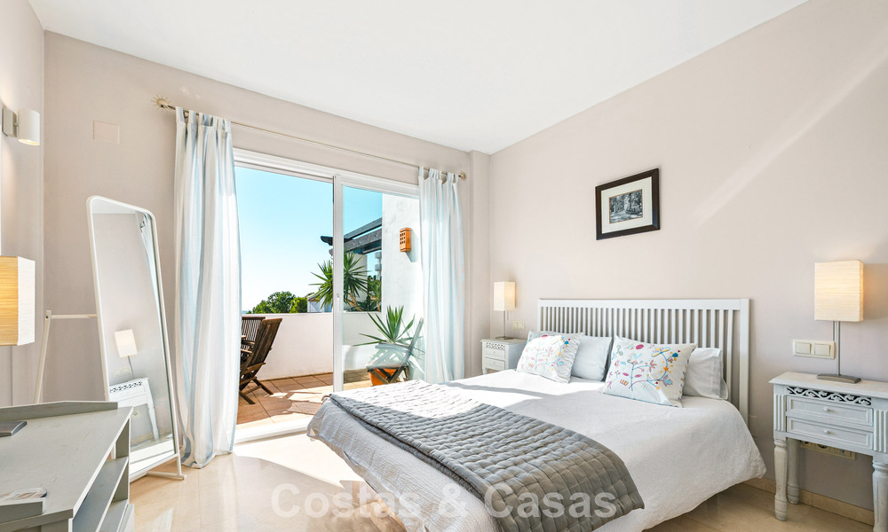 Stunning penthouse with renovation potential for sale with golf and sea views in La Quinta, Marbella - Benahavís 807678