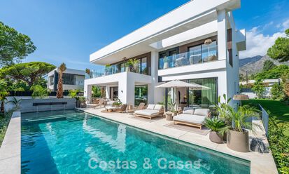 Exclusive modern new-build villa with panoramic views for sale on Marbella’s renowned Golden Mile 807858