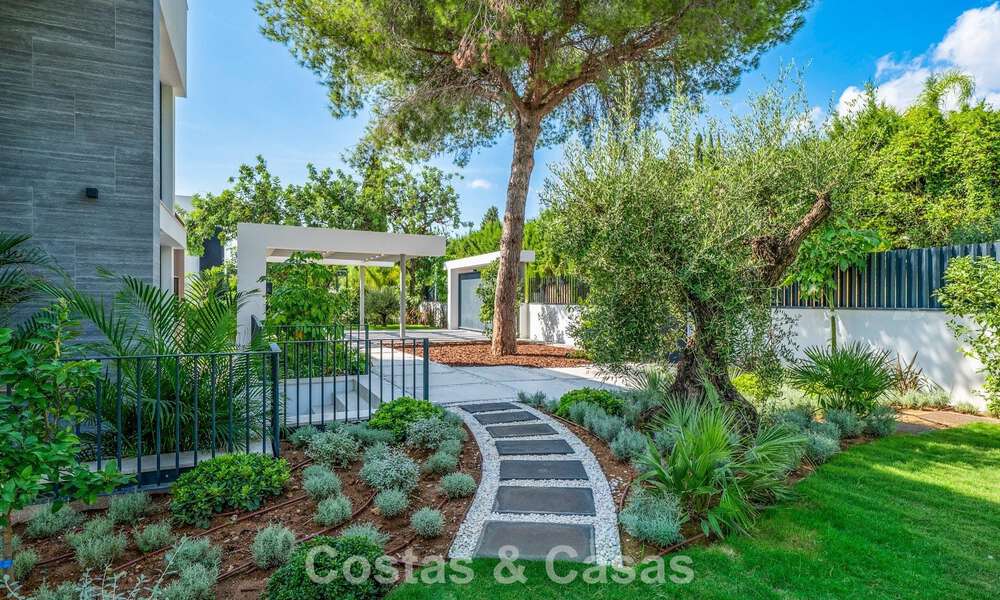 Exclusive modern new-build villa with panoramic views for sale on Marbella’s renowned Golden Mile 807868