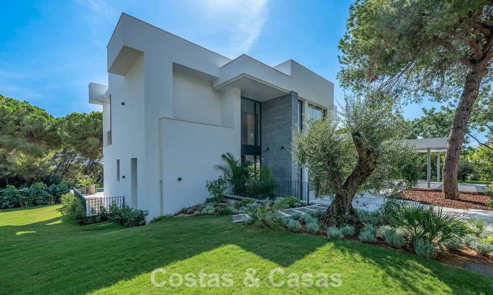 Exclusive modern new-build villa with panoramic views for sale on Marbella’s renowned Golden Mile 807869