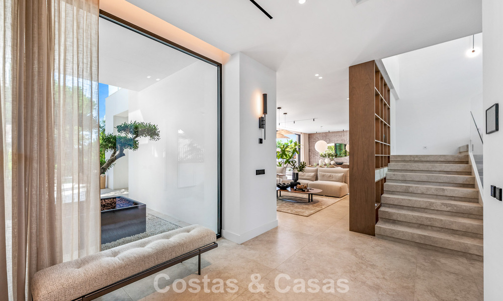 Exclusive modern new-build villa with panoramic views for sale on Marbella’s renowned Golden Mile 807884