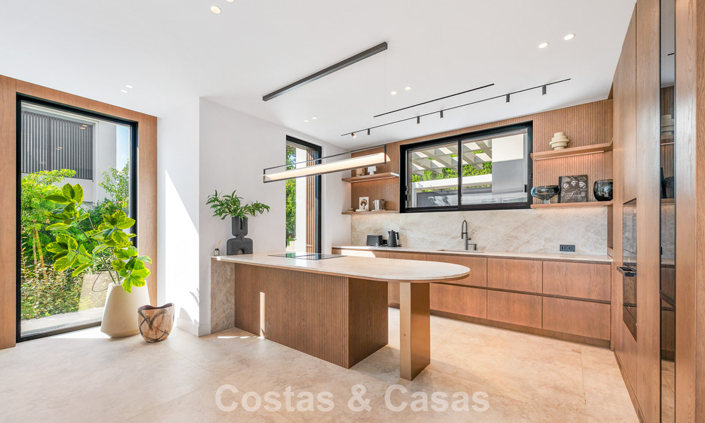 Exclusive modern new-build villa with panoramic views for sale on Marbella’s renowned Golden Mile 807892