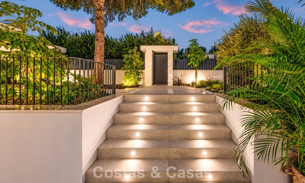 Exclusive modern new-build villa with panoramic views for sale on Marbella’s renowned Golden Mile 807925