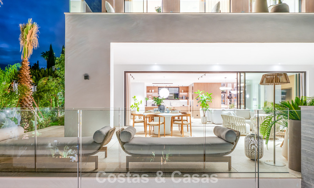 Exclusive modern new-build villa with panoramic views for sale on Marbella’s renowned Golden Mile 807931
