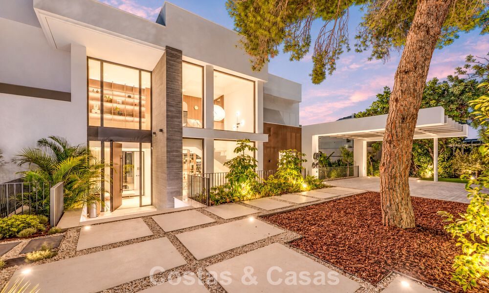 Exclusive modern new-build villa with panoramic views for sale on Marbella’s renowned Golden Mile 807941
