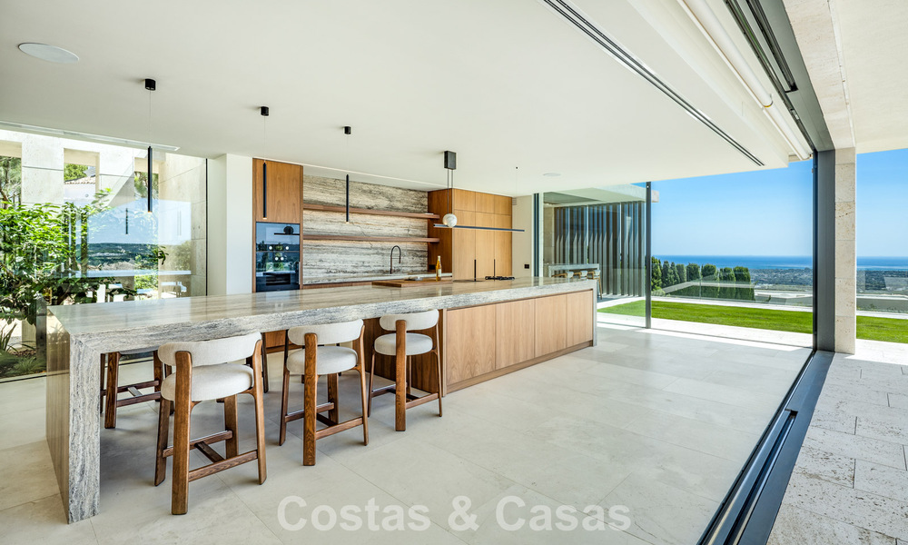 Cutting-edge new-build villa for sale with spectacular panoramic views in La Reserva Club, Sotogrande, Costa del Sol 807901