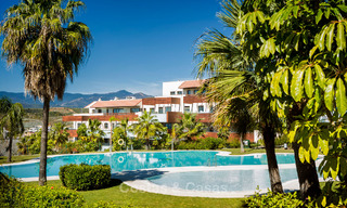 Contemporary golf apartments for sale in Hoyo 19, within a 5-star golf resort, New Golden Mile, Marbella - Benahavís 807502 