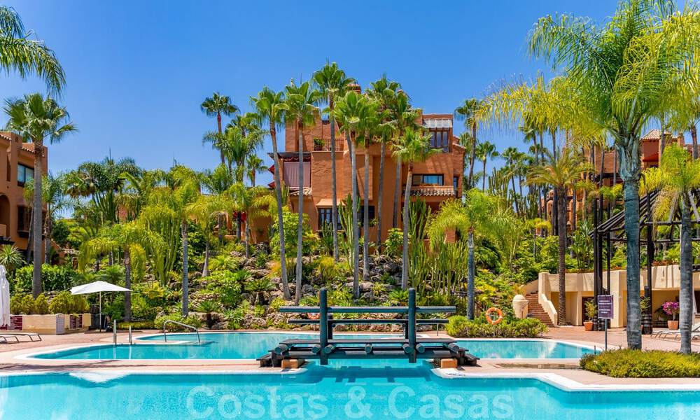 Apartments for sale in La Alzambra, within walking distance of Puerto Banús in Nueva Andalucía, Marbella 807717