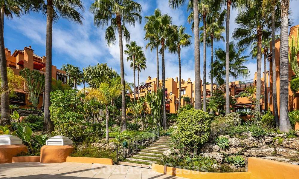 Apartments for sale in La Alzambra, within walking distance of Puerto Banús in Nueva Andalucía, Marbella 807731