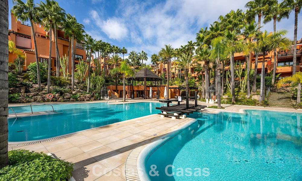 Apartments for sale in La Alzambra, within walking distance of Puerto Banús in Nueva Andalucía, Marbella 807734