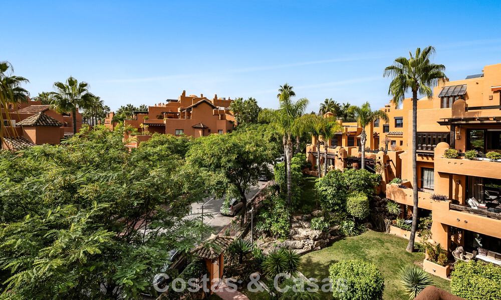 Apartments for sale in La Alzambra, within walking distance of Puerto Banús in Nueva Andalucía, Marbella 807743