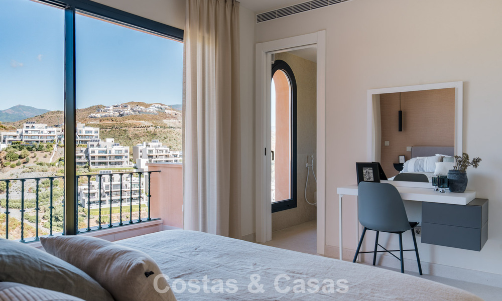 Luxury duplex penthouse with panoramic views for sale in Nueva Andalucía’s golf valley, Marbella 808092
