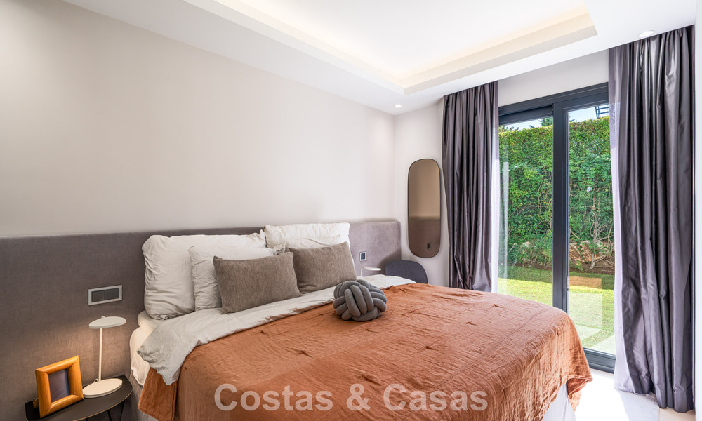 Contemporary luxury villa with minimalist design for sale in Nueva Andalucía, Marbella 808102