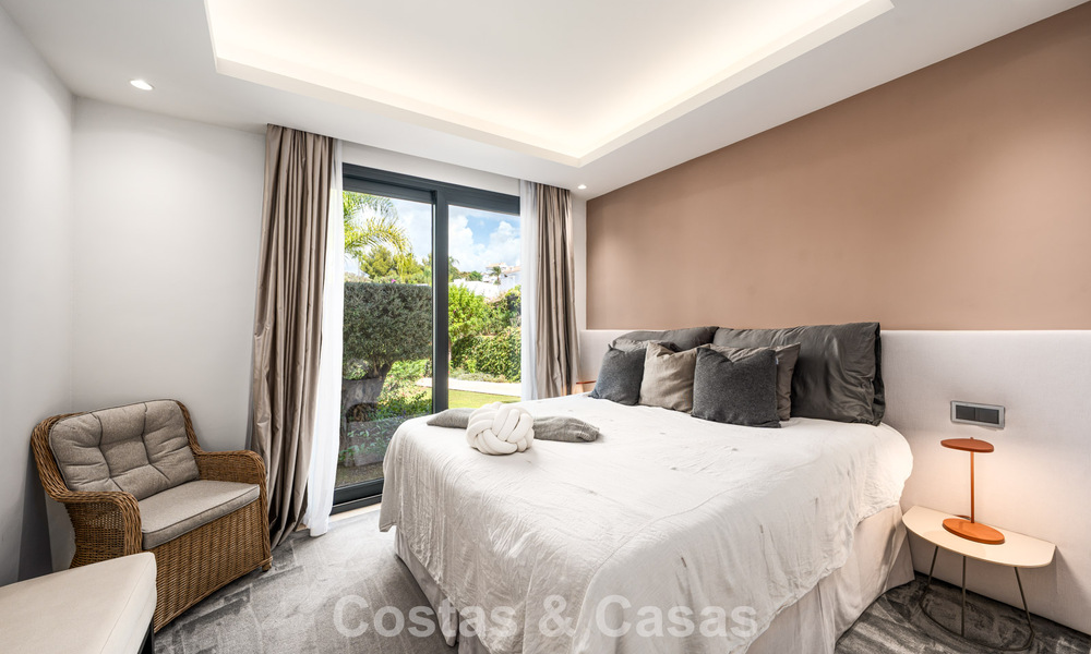 Contemporary luxury villa with minimalist design for sale in Nueva Andalucía, Marbella 808103