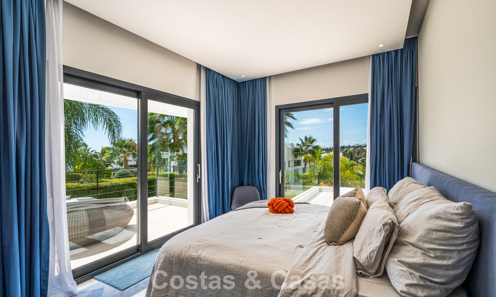 Contemporary luxury villa with minimalist design for sale in Nueva Andalucía, Marbella 808110