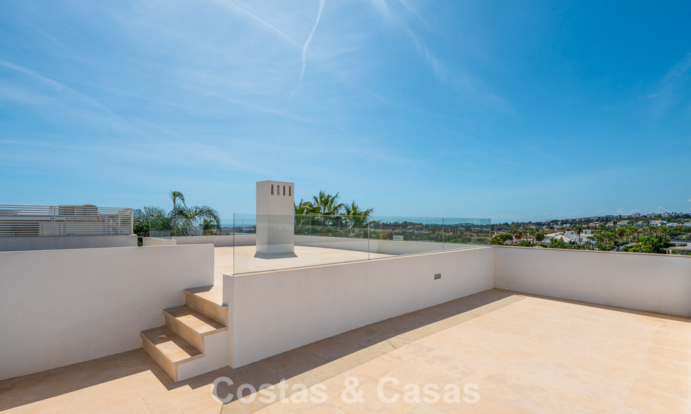 Contemporary luxury villa with minimalist design for sale in Nueva Andalucía, Marbella 808114