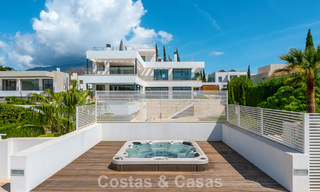 Contemporary luxury villa with minimalist design for sale in Nueva Andalucía, Marbella 808115 
