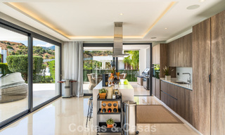 Contemporary luxury villa with minimalist design for sale in Nueva Andalucía, Marbella 808119 