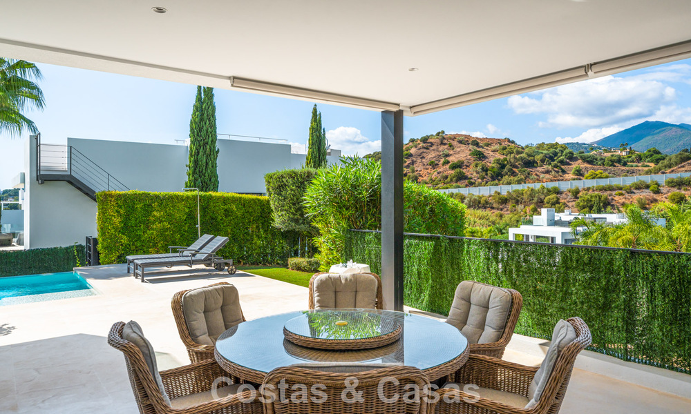 Contemporary luxury villa with minimalist design for sale in Nueva Andalucía, Marbella 808120