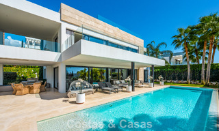 Contemporary luxury villa with minimalist design for sale in Nueva Andalucía, Marbella 808122 