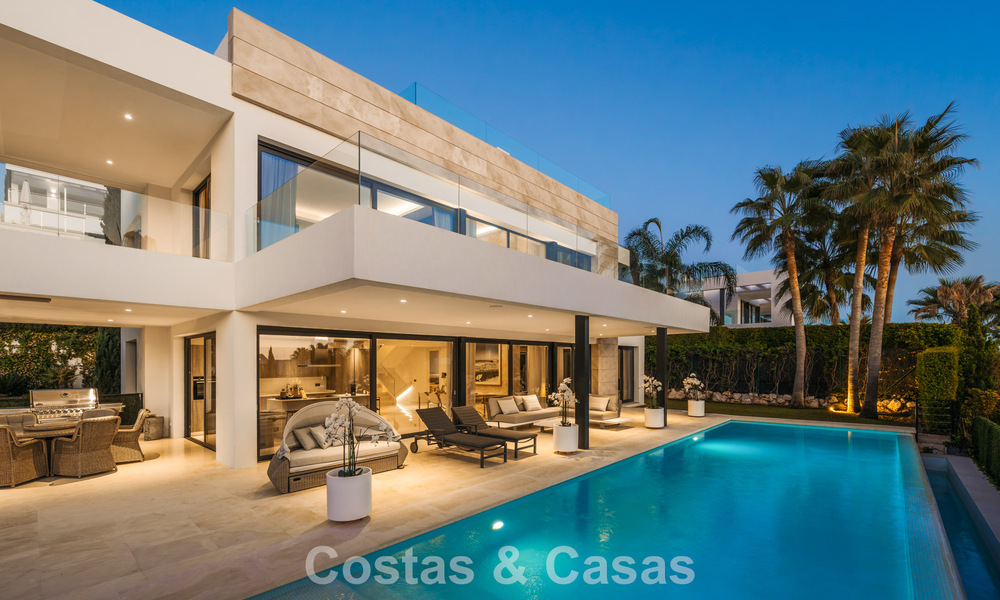 Contemporary luxury villa with minimalist design for sale in Nueva Andalucía, Marbella 808128