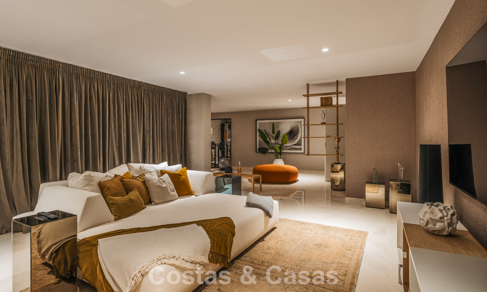 Contemporary luxury villa with minimalist design for sale in Nueva Andalucía, Marbella 808133