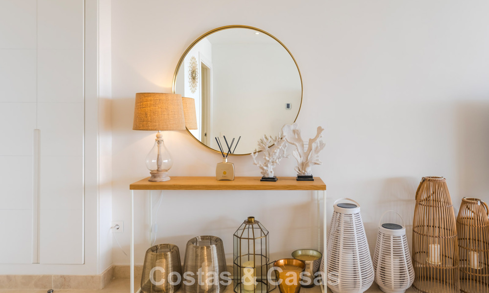 Modern apartment for sale with plunge pool and sea views in a boutique development in Nueva Andalucía’s golf valley, Marbella 808138