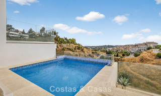 Modern apartment for sale with plunge pool and sea views in a boutique development in Nueva Andalucía’s golf valley, Marbella 808145 