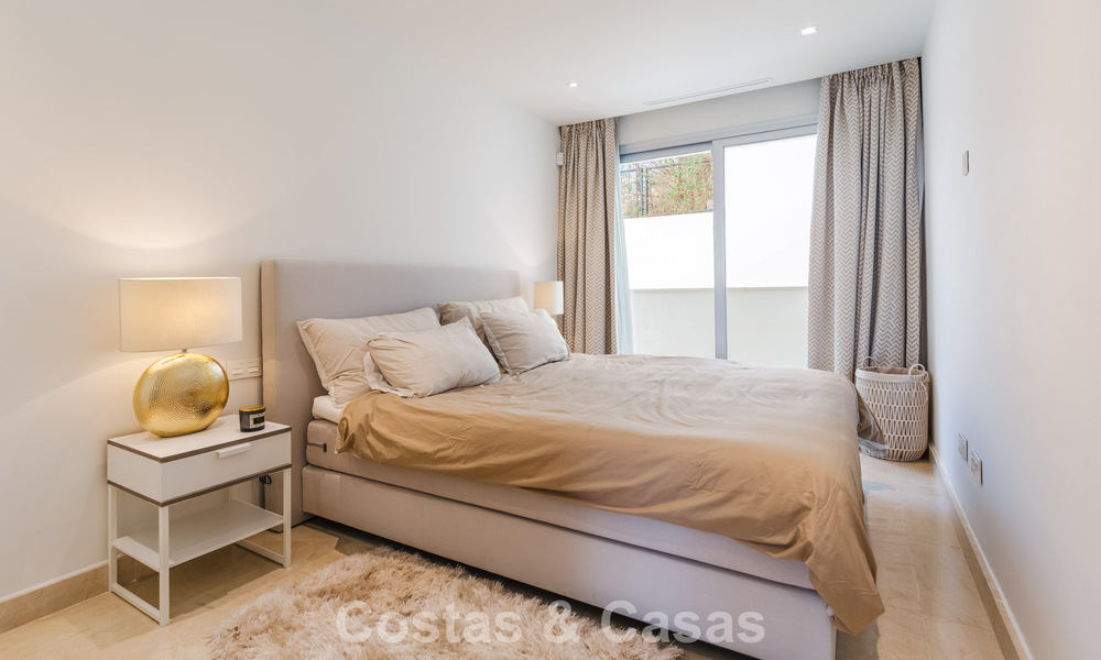Modern apartment for sale with plunge pool and sea views in a boutique development in Nueva Andalucía’s golf valley, Marbella 808150