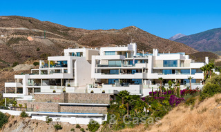 Modern apartment for sale with plunge pool and sea views in a boutique development in Nueva Andalucía’s golf valley, Marbella 808161 