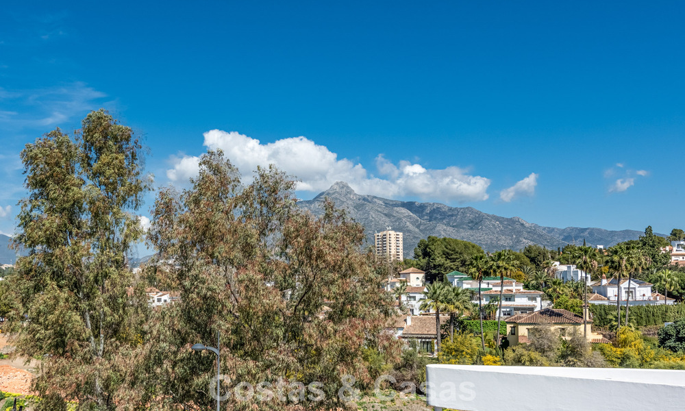 Spacious apartments for sale in La Maestranza just a stone’s throw from all amenities in Nueva Andalucía, Marbella 808215