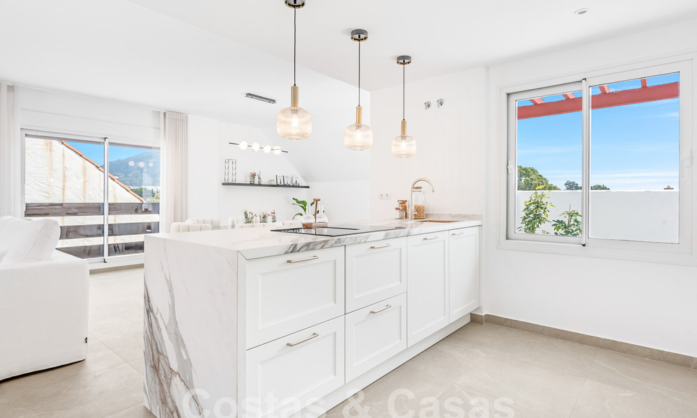 Spacious apartments for sale in La Maestranza just a stone’s throw from all amenities in Nueva Andalucía, Marbella 808270
