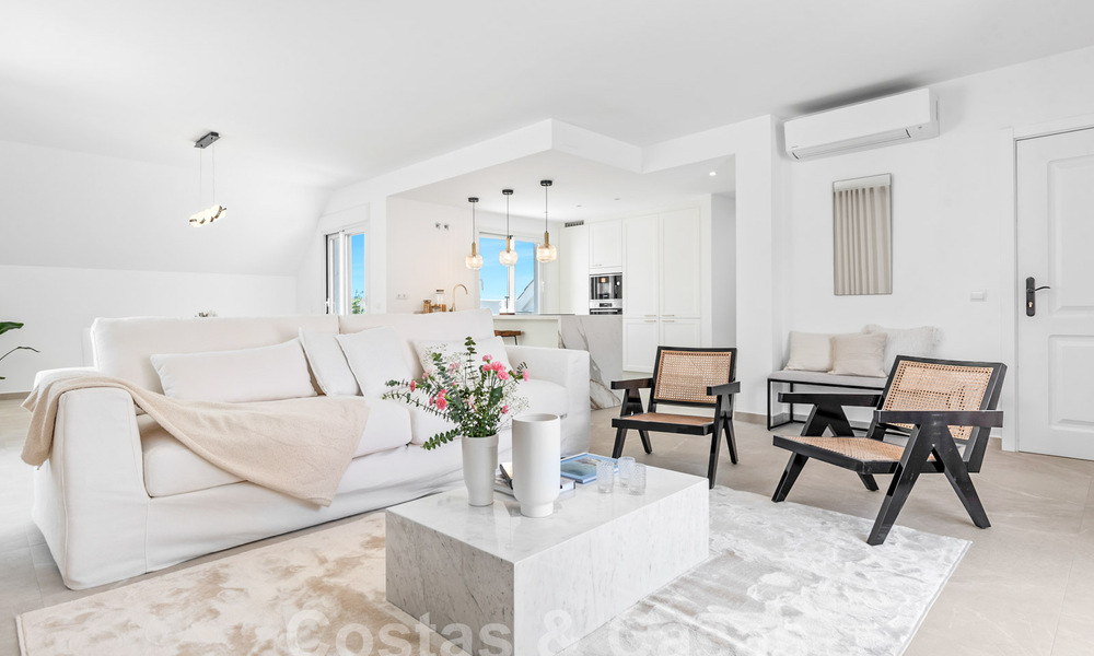 Spacious apartments for sale in La Maestranza just a stone’s throw from all amenities in Nueva Andalucía, Marbella 808275
