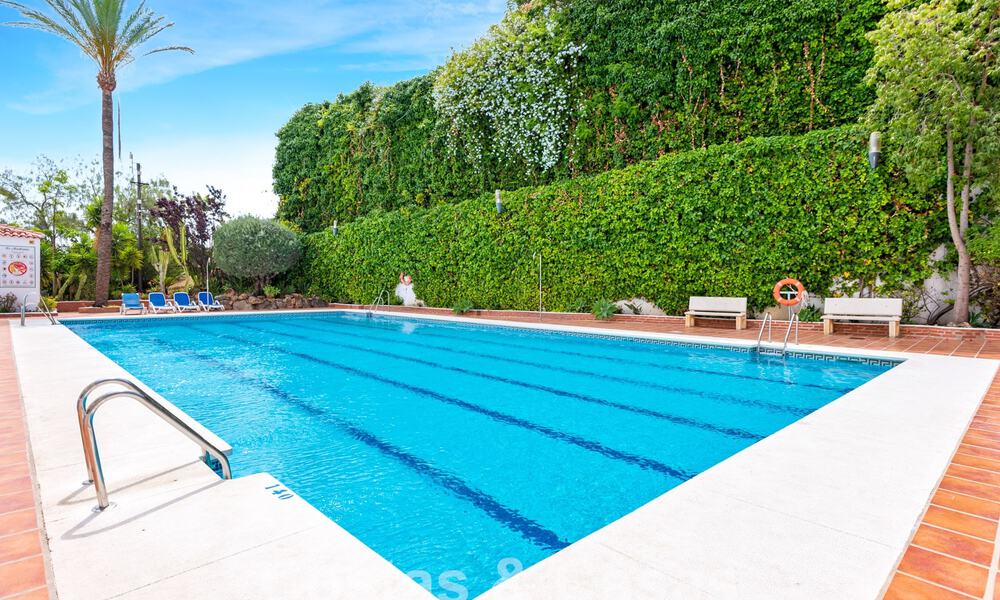 Spacious apartments for sale in La Maestranza just a stone’s throw from all amenities in Nueva Andalucía, Marbella 808278