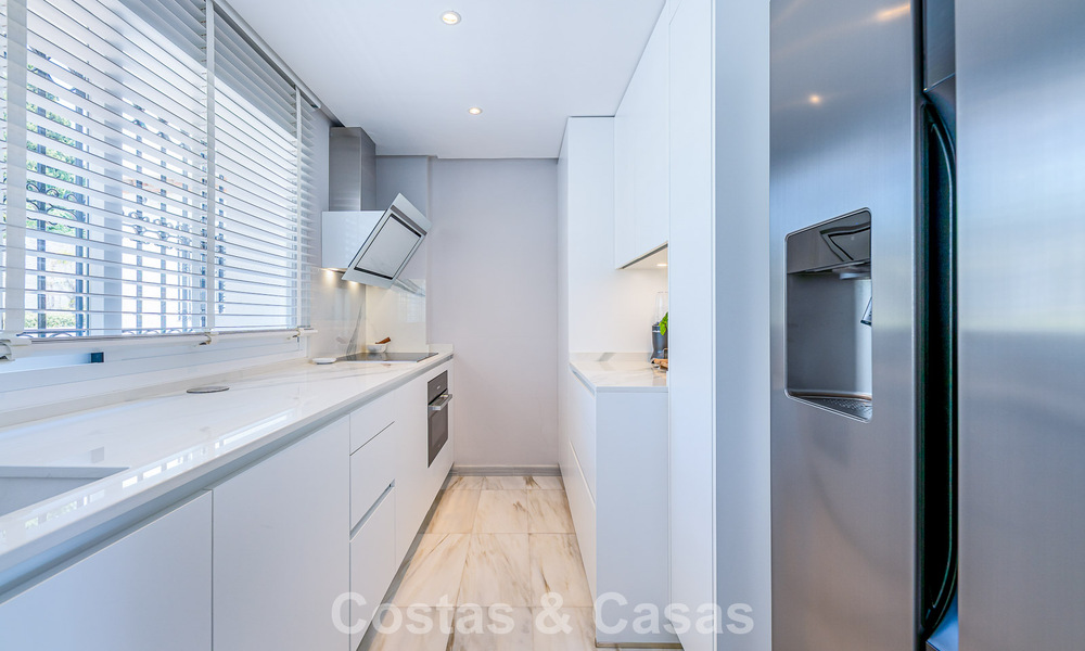 Charming townhouse for sale in a gated community just a stone’s throw from Puerto Banús, Marbella 808525