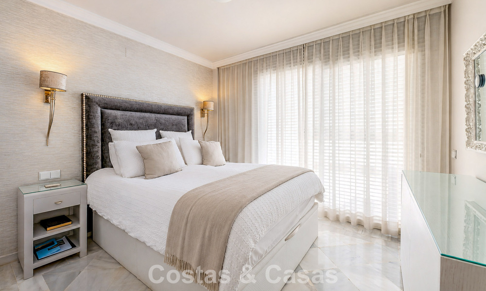 Charming townhouse for sale in a gated community just a stone’s throw from Puerto Banús, Marbella 808539