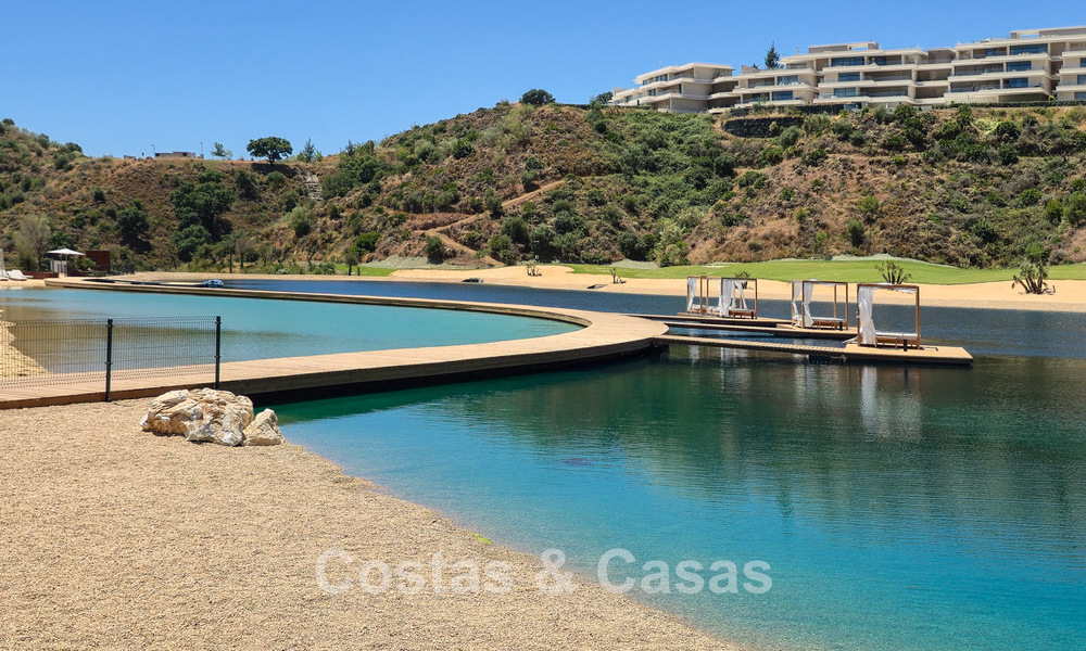 Contemporary luxury apartments for sale in a golf resort in the hills of Marbella - Benahavís 808671