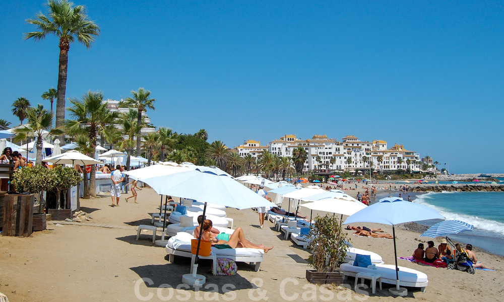 Beachfront hotel apartments for sale in Puerto Banús - Marbella 32057