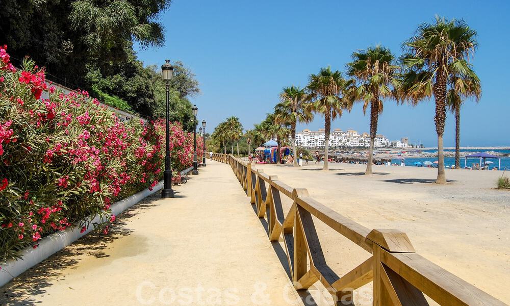 Beachfront hotel apartments for sale in Puerto Banús - Marbella 32064
