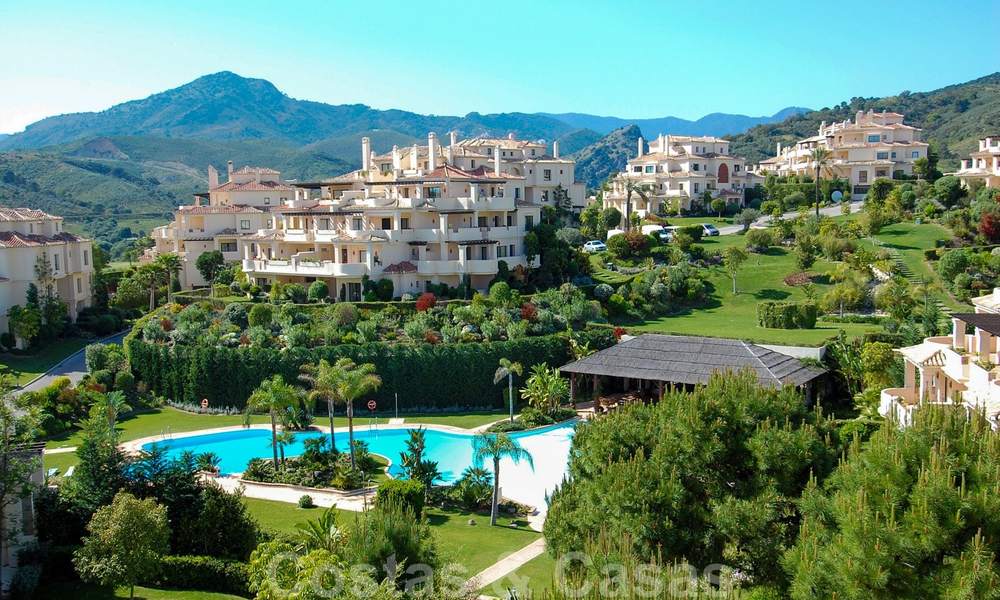Luxury first line golf apartments to buy in the area of Marbella - Benahavis 23806