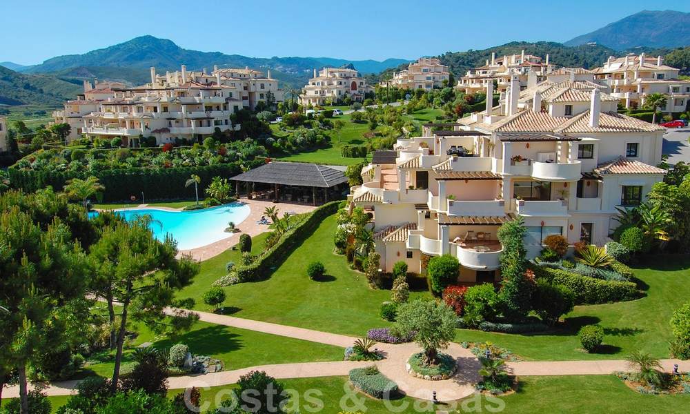 Luxury first line golf apartments to buy in the area of Marbella - Benahavis 23810