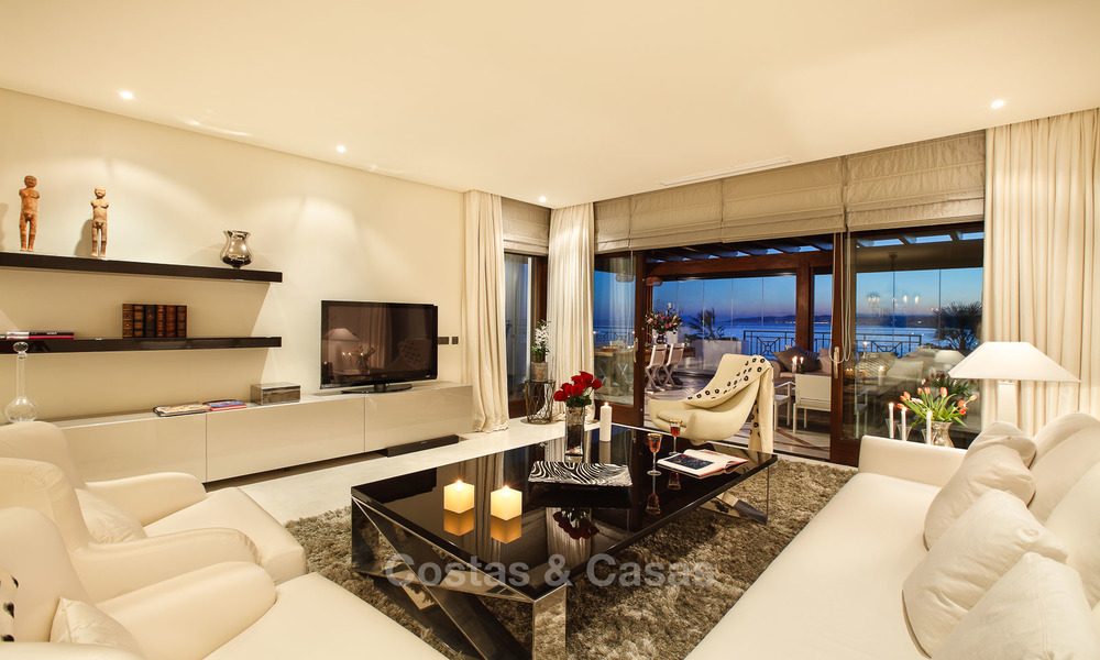 Frontline beach luxury apartment for sale with open sea view, Estepona, Costa del Sol 9761