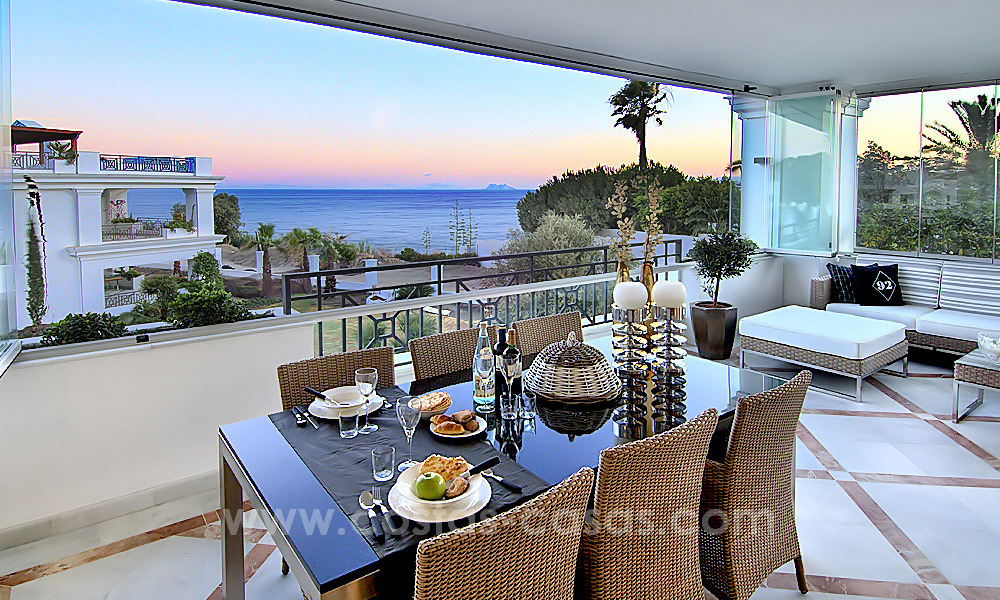 Frontline beach luxury 3 bedroom apartment for sale, Estepona, Costa del Sol with open sea view 9810